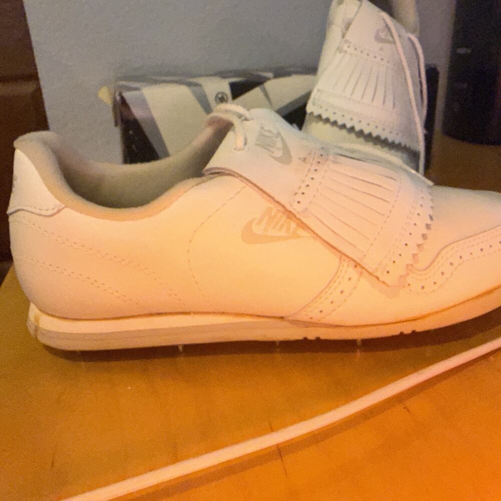 VTG Nike Golf Shoes Leather Fringe Flaps Metal Spikes White Women 8.5 Preowned - Picture 4 of 11